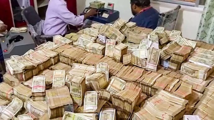 Jharkhand Cash Seizure How Trail Of Rs 10 000 Bribe Led To Recovery Of Crores 064254179 16x9 0