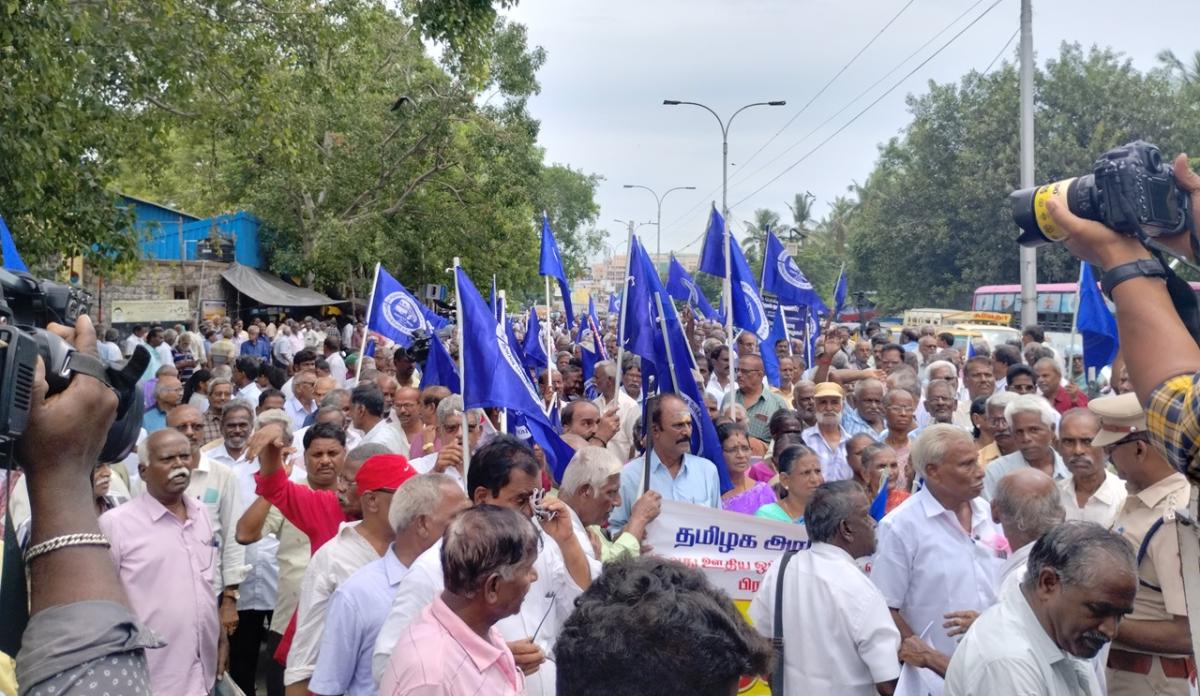 ஓய்வுபெற்ற போக்குவரத்து ஊழியர்கள் மாநிலம் தழுவிய மறியல்