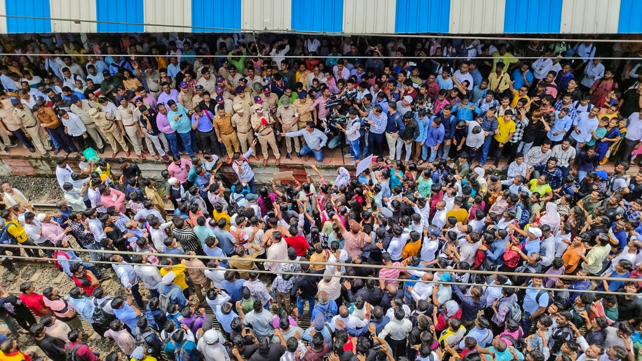 Badlapur Protest04