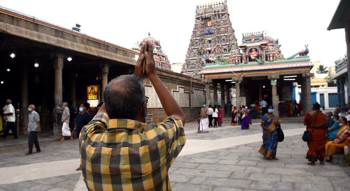 மயிலாப்பூர் கபாலீஸ்வரர் கோயில் நிலத்தை குறைந்த வாடகைக்கு விட ஒப்புதல் அளிக்கும் அரசாணையை எதிர்த்து வழக்கு