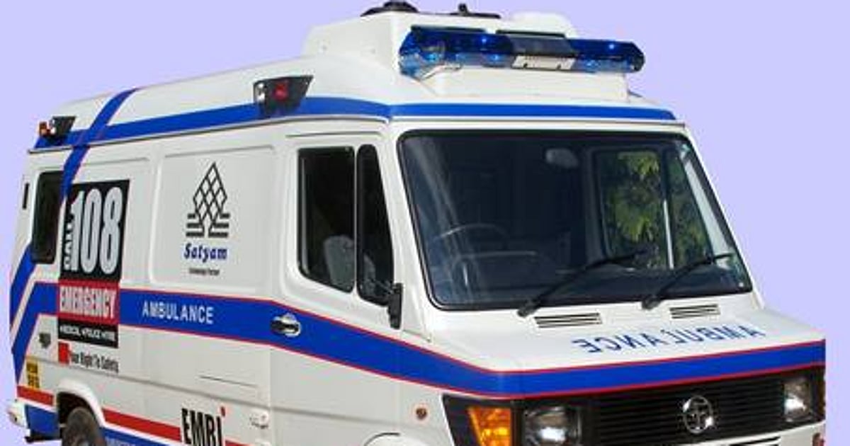 Dinamani2fimport2f20202f92f62foriginal2f108ambulance.jpg