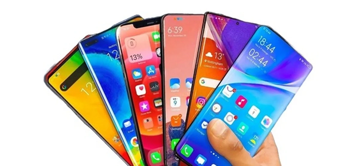 dinamani2F2025 08 122F5i3lii0k2Fsmartphones1208chn1