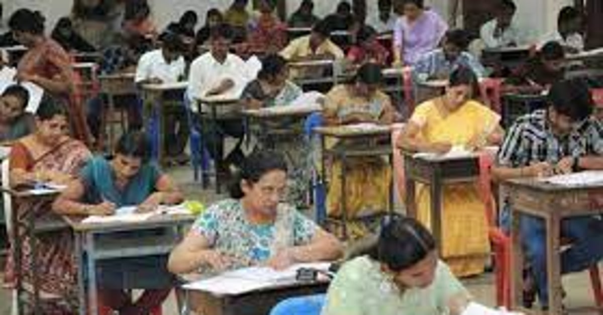 இந்தியாவில் 1 கோடி பள்ளி ஆசிரியா்கள்: நாட்டில் முதல்முறை dinamani2F2025 08 282Fxc3sobi52FTeachers Exam new