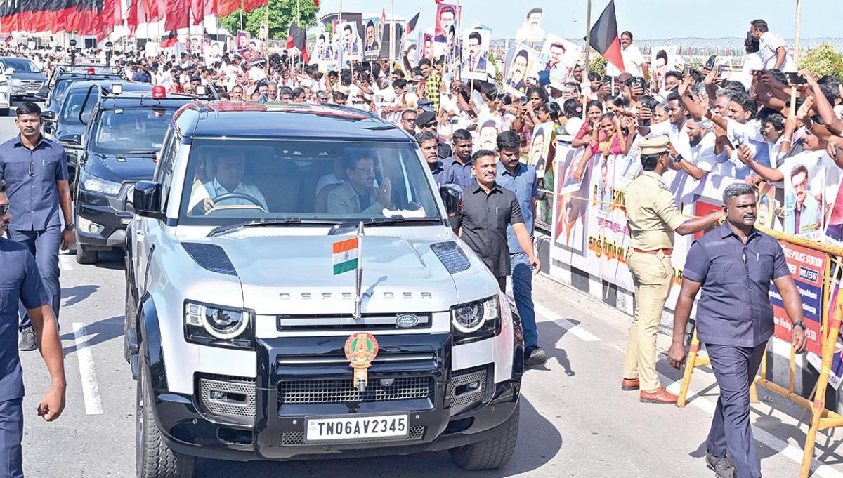 ஜெர்மனி, இங்கிலாந்து பயணத்தை முடித்து நாடு திரும்பினார் முதல்வர் ஸ்டாலின்: சென்னையில் உற்சாக வரவேற்பு | Stalin returns Chennai after completing his trip to Germany and England