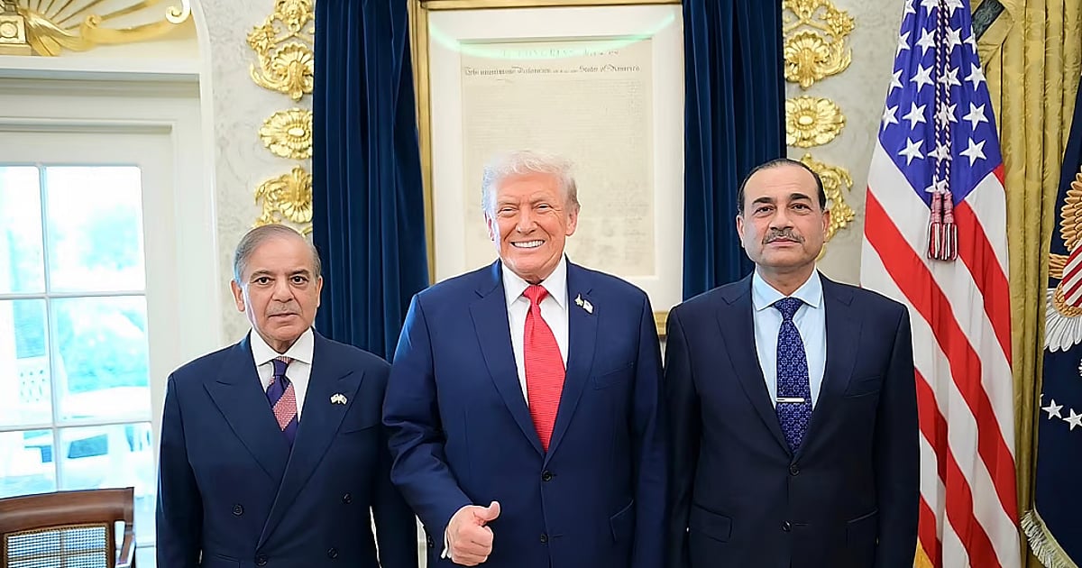 dinamani2F2025 09 262Fewie9v902Fnewindianexpress2025 09 2659xv8b2aDonald Trump meets Shehbaz Shar