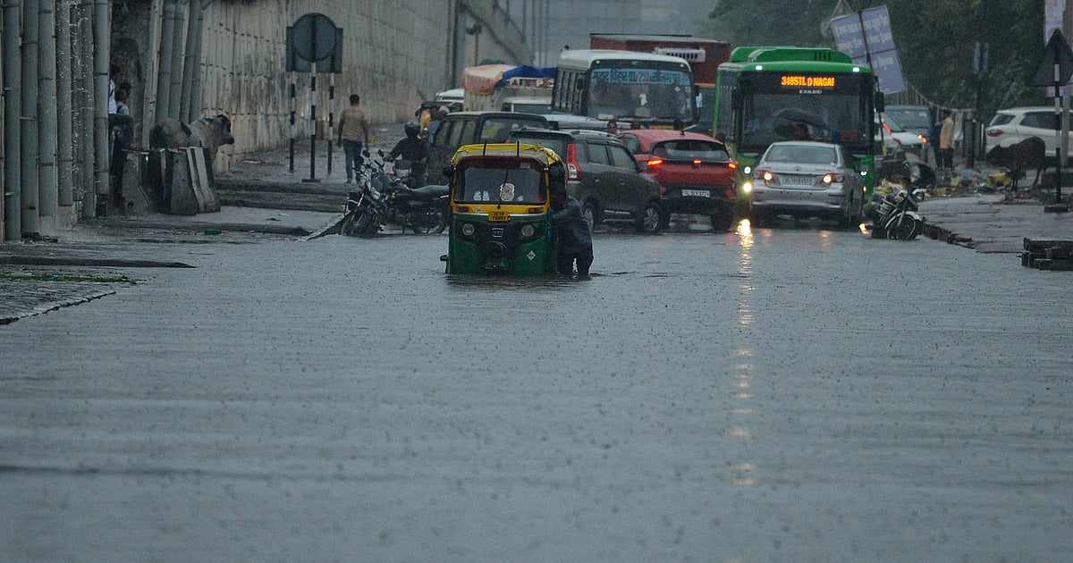 dinamani2F2025 09 302Fbfivasdc2FDelhi Rains 1