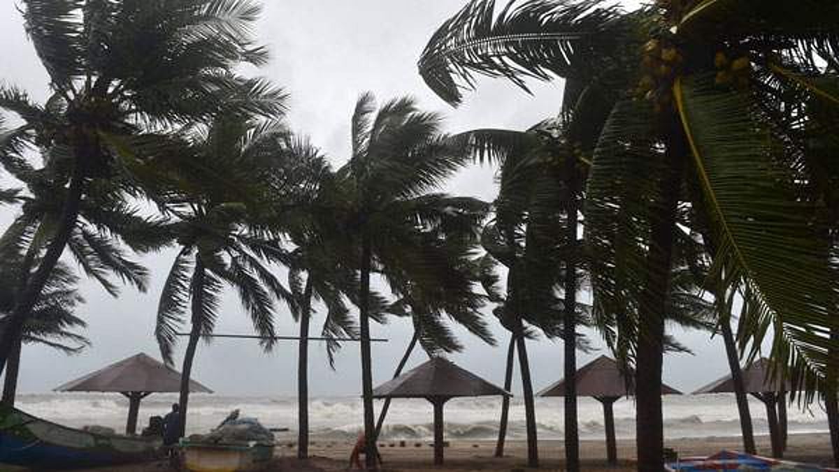 dinamani2Fimport2F20202F122F12Foriginal2Fcyclone burevi 01