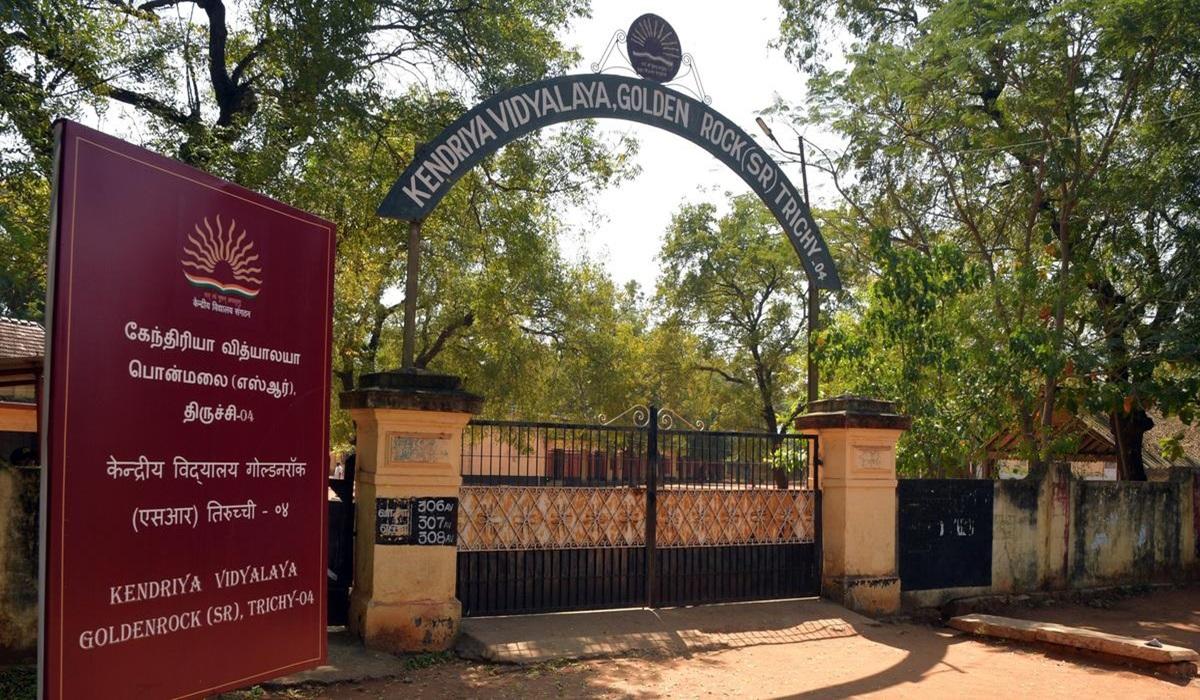 மத்திய அரசுப் பள்ளிகளில் 14,967 காலி பணியிடங்கள்: டிச.4-ம் தேதி வரை விண்ணப்பிக்கலாம் | 14967 vacant posts in central govt schools