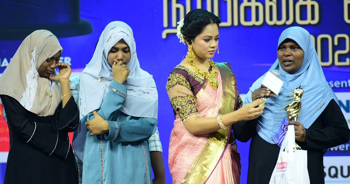 `அவர் காத்த மலைகள் அவர் புகழைச் சொல்லும்’ – நம்பிக்கை விருதுகள் விழாவில் ஜகபர் அலியின் மனைவி! \ social activitist jagabar ali family at ananda vikatan nambikkai awards 2025