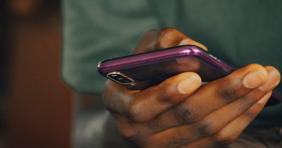 மஹாரஷ்டிரா: மாணவர்கள் படிப்புக்காக மணியடித்தவுடன் மொபைல் போன், டிவியை ஆப் செய்யும் கிராம மக்கள் | maharashtra Villagers turn off phones TVs for studies when bell rings