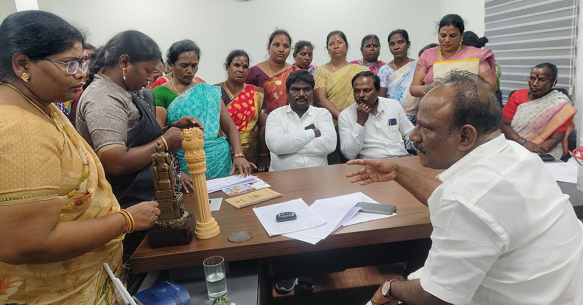 `பட்டா இருந்தும் மின்சாரம் இல்லை' – 31 ஆண்டுகளாக இருளில் வாழும் 138 அருந்ததியர் குடும்பங்கள்!