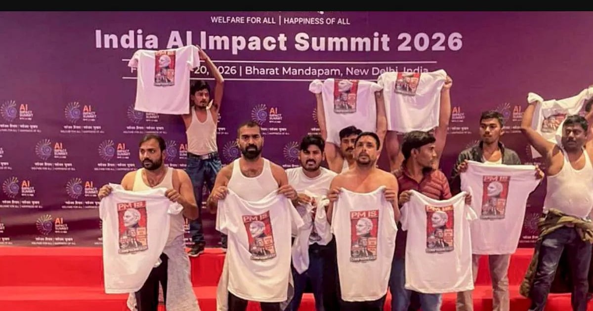 AI மாநாட்டில் சட்டையைக் கழற்றி இளைஞர் காங்கிரஸ் போராட்டம் – பாஜக கடும் கண்டனம்!| The protest by the Youth Congress team at the AI ​​conference in Delhi