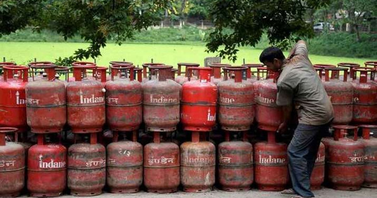 தமிழ்நாட்டில் சமையல் எரிவாயு சிலிண்டர் கையிருப்பு நிலவரம்! எண்ணெய் நிறுவனங்கள் சொல்வது என்ன? | news regarding possibilities of lpg sylinder shortage in tamilnadu