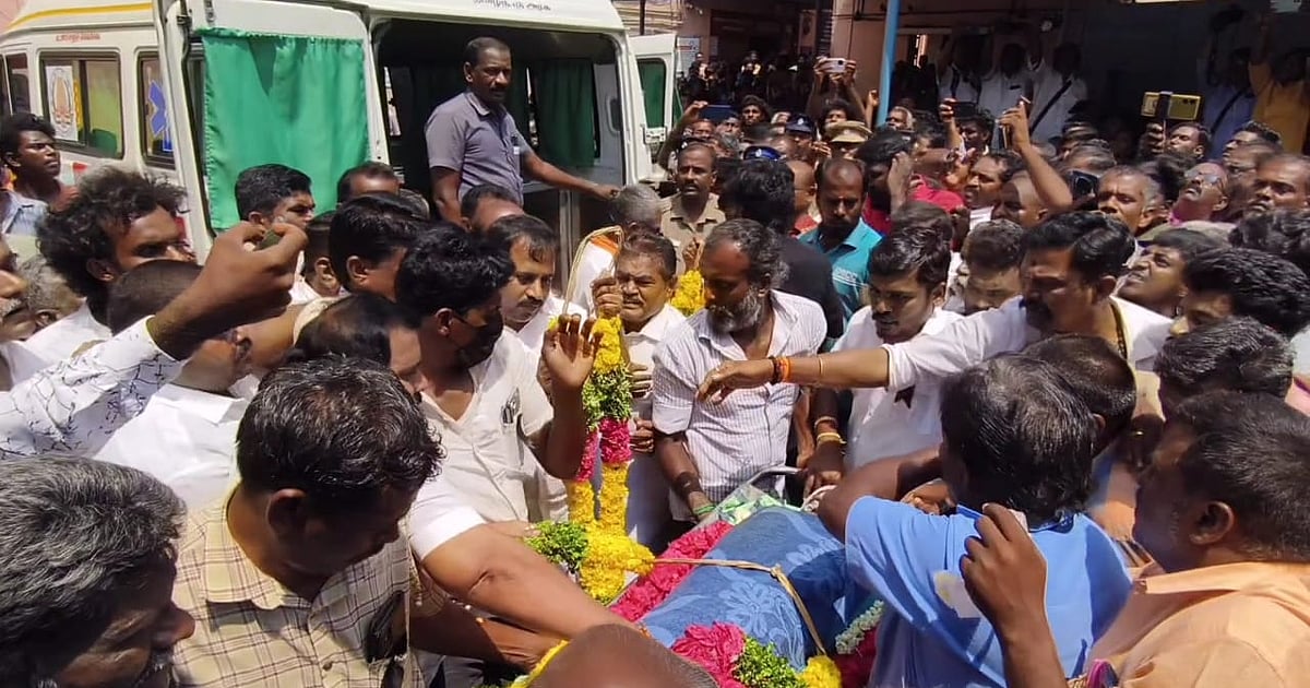 `9 நாள்களுக்குப் பிறகு தகனம் செய்யப்பட்ட மாணவியின் உடல்’ – கண்ணீரில் வேடநத்தம் கிராமம்!