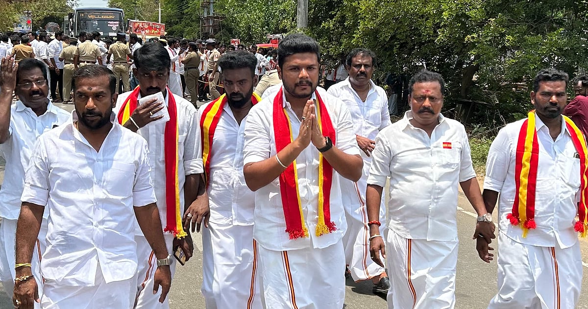 தவெக வேட்பாளருக்கு ஆதரவாக திமுக நிர்வாகி; திருநாவுக்கரசர் மகனுக்கு நெருக்கடி? – அதிரும் அறந்தாங்கி!