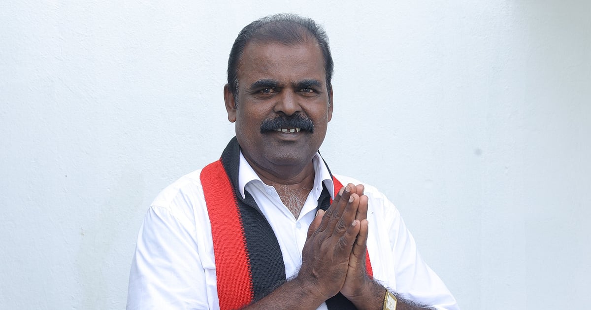 “இப்போதே என்னை எம்.எல்.ஏ-வாக ஏற்றுக்கொண்டு கோரிக்கை மனு கொடுக்கிறார்கள் மக்கள்!”
– மகிழ்ச்சியில் தி.மு.க அரூர் வேட்பாளர் அ.சண்முகம் – DMK Arur Candidate A. Shanmugam in High Spirits