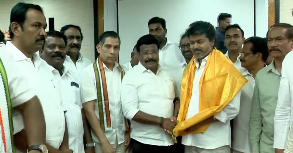 ஆரத்தழுவி வரவேற்ற தவெக: ஆதரவு கடிதத்தை விஜய்யிடம் வழங்கிய காங்கிரஸ்! – அடுத்தக்கட்ட நடவடிக்கை என்ன? | The Congress party has personally delivered a letter of support to the TVK to form the government.