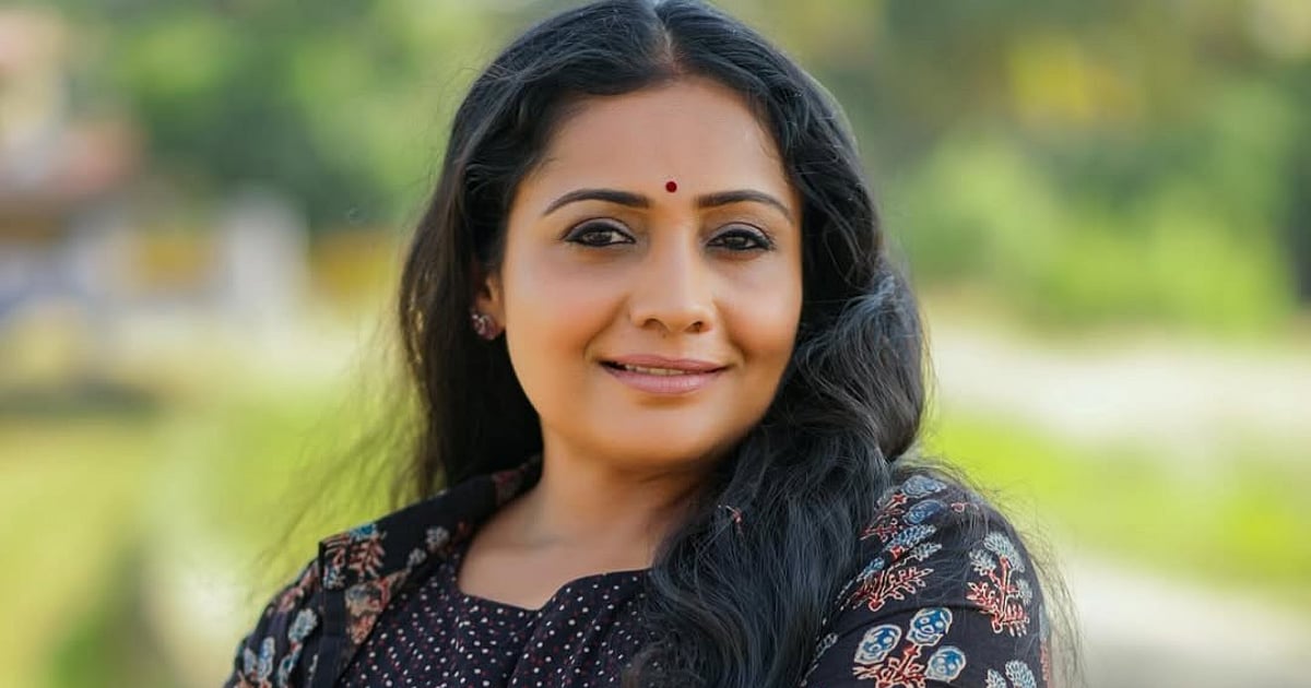 “என் வாழ்க்கையில் நான் இன்னும் எவ்வளவோ சாதித்திருக்க முடியும், ஆனால் .!”- மீரா வாசுதேவன்| Malayalam Actor Meera Vasudevan about her marriage life