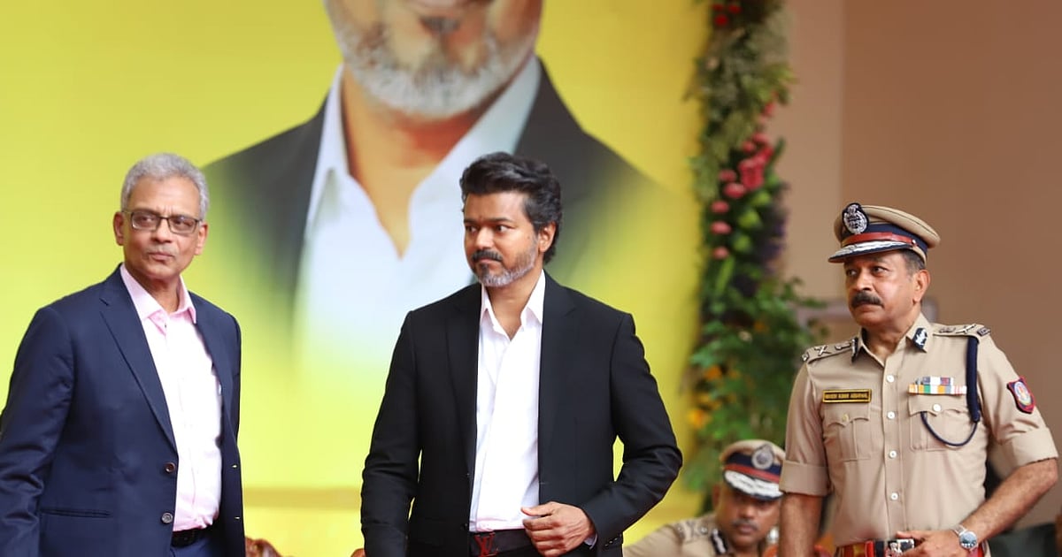 ‘வன்னியரசை கவனித்த ஆனந்த்; அமைச்சர்களுக்கு நடுவே ஒரு பவர் சென்டர்! – சிங்கப்பெண் விழா ஹைலைட்ஸ்! |Anand’s Growing Influence on Display at Singappen Event; Vanniarasu Gets Special Attention