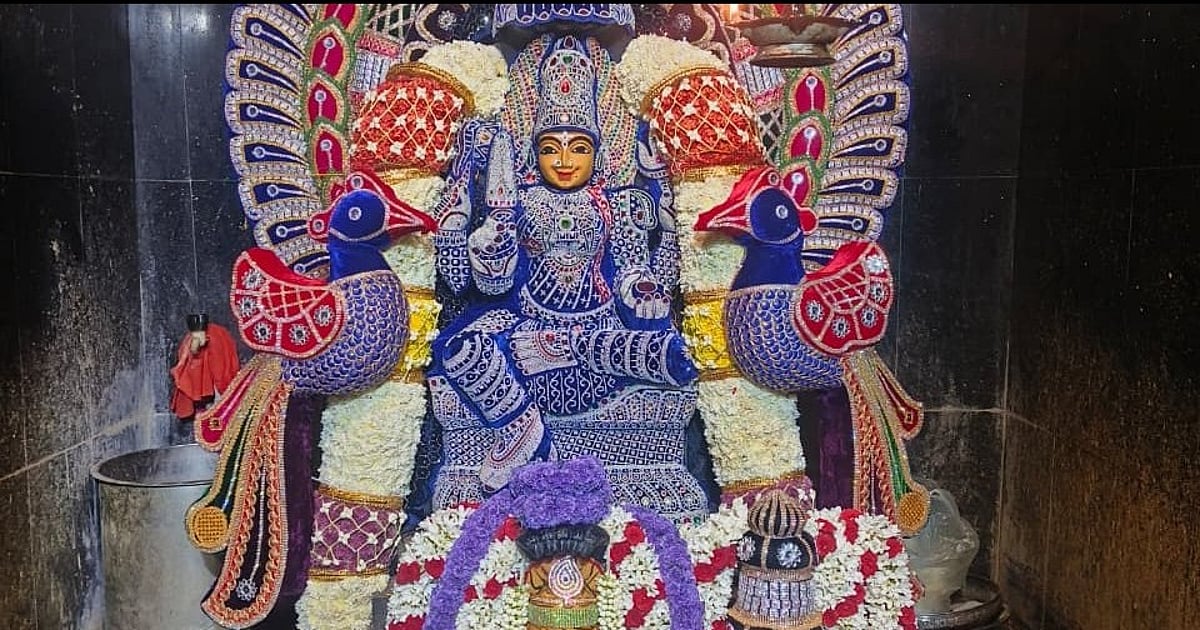 அருள்மிகு படவேட்டம்மன் ஆலயத்தில் வினைகள் நீக்கும் விளக்கு பூஜை… நீங்களும் கலந்துகொள்ள அழைக்கிறோம்! | vilakku poojai at chromepet padavettamman kovil
