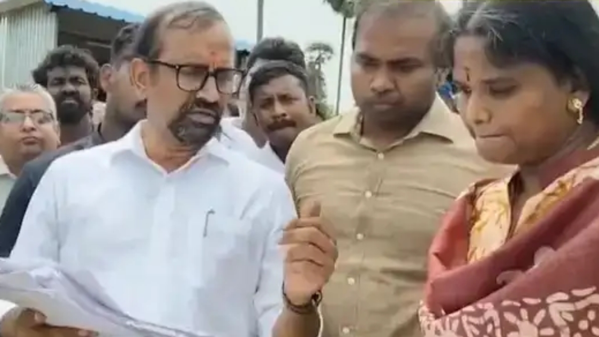 விவசாயிகளிடம் நெல் மூட்டைக்கு ரூ.50 லஞ்சம்.. ஆய்வின் போது அமைச்சரிடம் புகார்.. உடனே சஸ்பெண்ட்! | Cuddalore Official Suspended After Farmer Alleges ₹50-Per-Bag Bribe at Paddy Procurement Centre