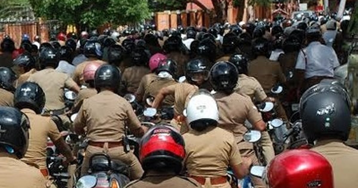 புதுச்சேரி: `இனி ஹெல்மெட் அணிவது கட்டாயம்!' – காவல்துறை தலைமை அதிரடி உத்தரவு
